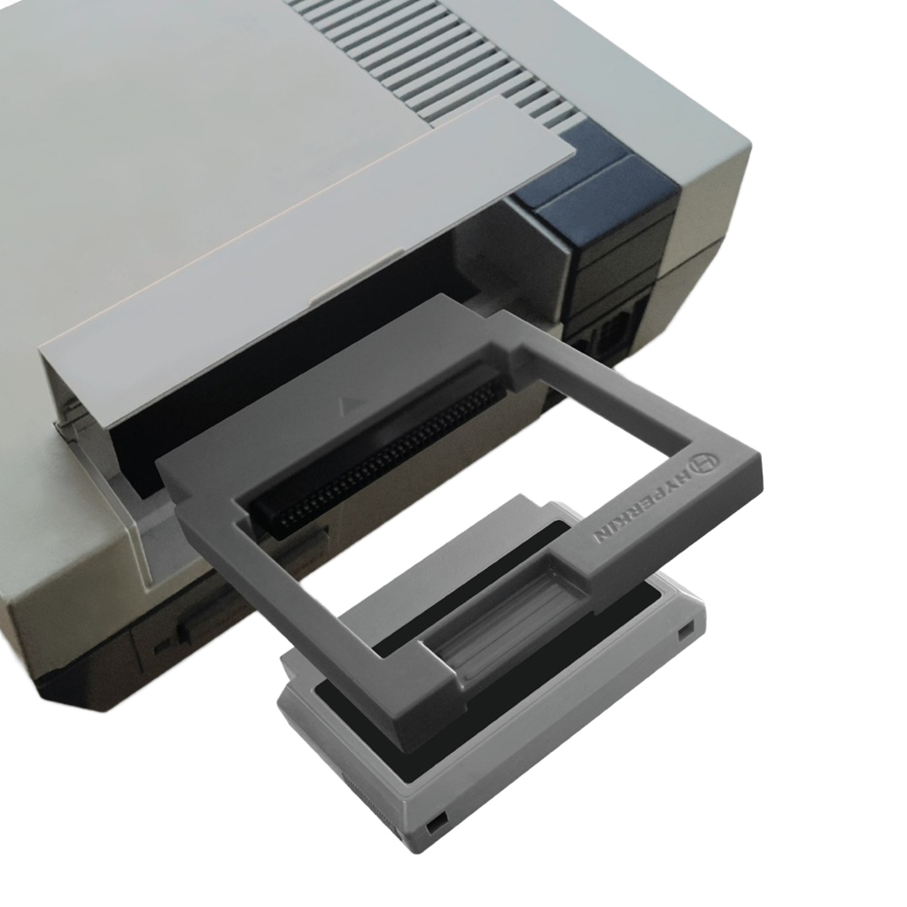 Hyperkin HyperConvert 83/60ピン Famicom® to NES® カートリッジ変換アダプター｜日本版ファミコン用ゲームをNES®本体でプレイ可能に｜レトロゲーム互換アクセサリー
