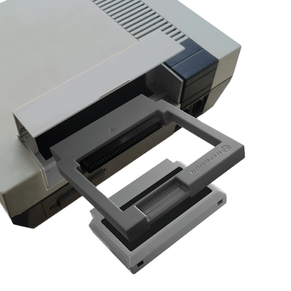 Hyperkin HyperConvert 83/60ピン Famicom® to NES® カートリッジ変換アダプター｜日本版ファミコン用ゲームをNES®本体でプレイ可能に｜レトロゲーム互換アクセサリー