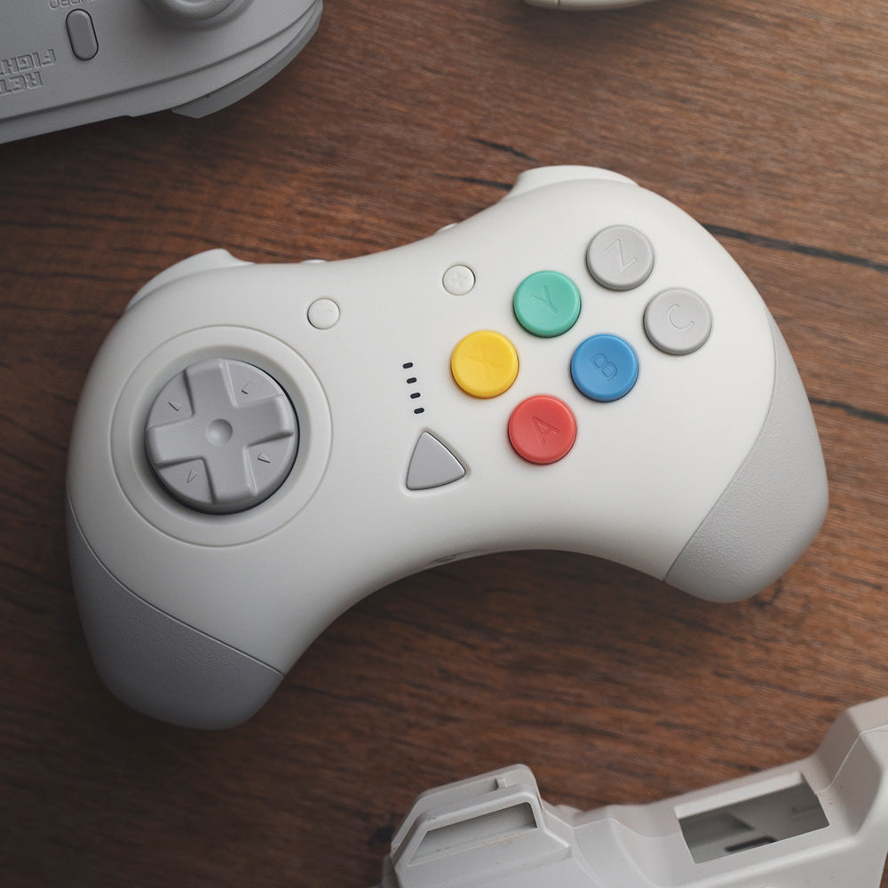 Retro Fighters® D6 Dreamcast｜Dreamcast®/Nintendo Switch™/Switch 2™/PC対応 ワイヤレス6ボタンファイティングコントローラー 2.4GHzワイヤレス Kailh® 超低遅延 全2色